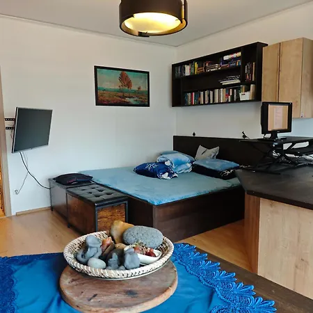 아파트 Sauna Apartement, 3 Bedrooms, 8 *