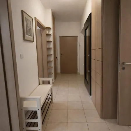 Sauna Apartement, 3 Bedrooms, 8 Praga