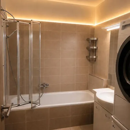 Sauna Apartement, 3 Bedrooms, 8 Apartament Praga